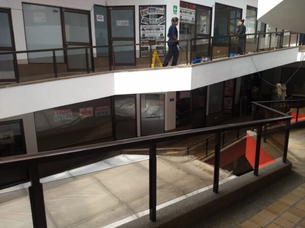 VENTA LOCAL COMERCIAL EN CHAPINERO - Imagen 5