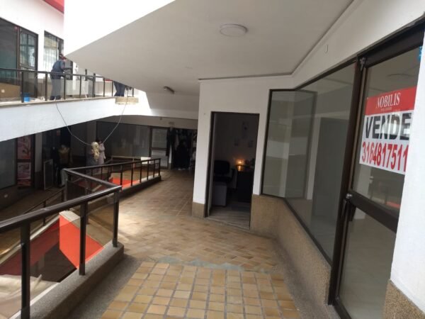 VENTA LOCAL COMERCIAL EN CHAPINERO - Imagen 2