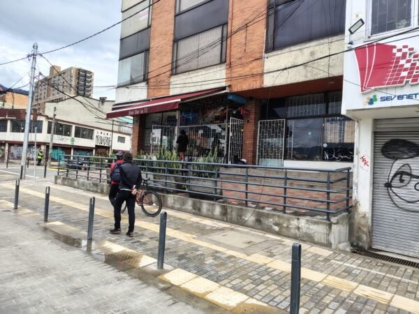 ARRIENDO LOCAL EN CHAPINERO 40 M²