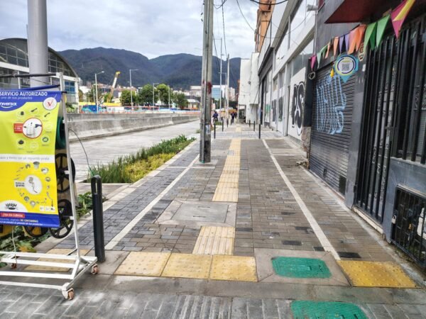 ARRIENDO LOCAL EN CHAPINERO 40 M² - Imagen 12