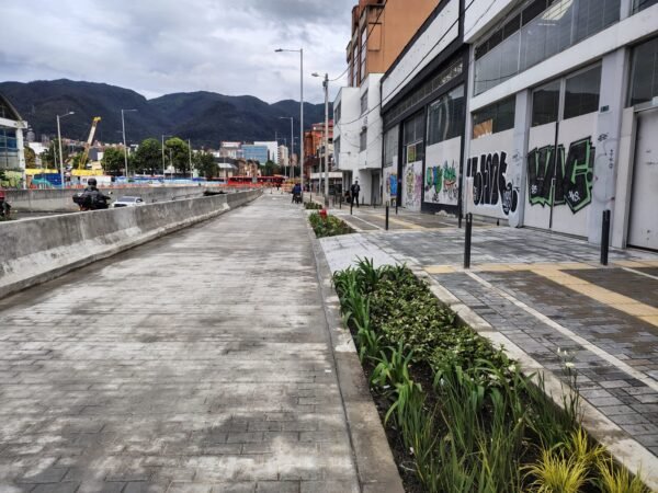 ARRIENDO LOCAL EN CHAPINERO 40 M² - Imagen 13