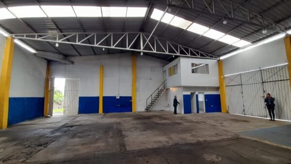 ARRIENDO BODEGA EN UBATE