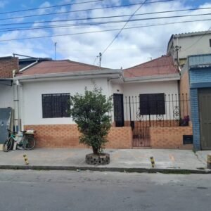 ARRIENDAN CASA CHAPINERO UN PISO BARRIO COLOMBIA 100 M2