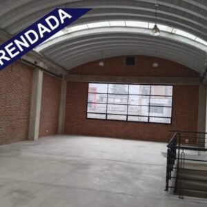 ARRIENDO BODEGA DOBLEALTURA BARRIO LA PATRIA CERCA DE LA CASTELLANA M2