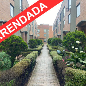 ARRIENDAN CASA HAYUELOS CONJUNTO CERRADO 90 M2